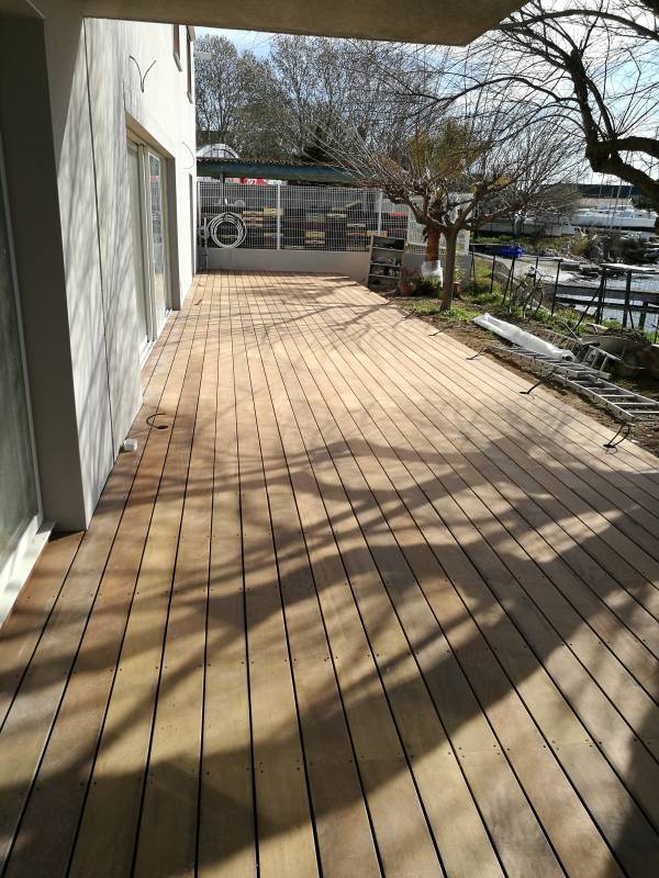 Construction d’une terrasse en bois à Clermont-l’Hérault (Hérault)