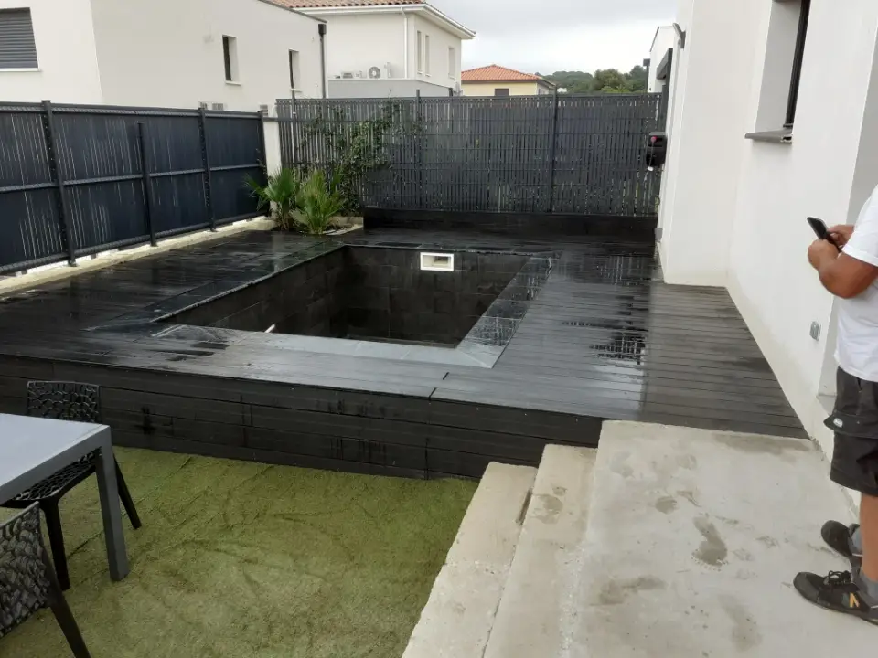 Construction d’une terrasse en composite à Gignac (Hérault)