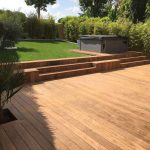 Terrasse en bois avec Jardin